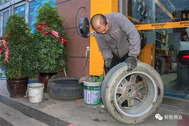 不少大型輪胎店已經(jīng)開始裁員，節(jié)約成本